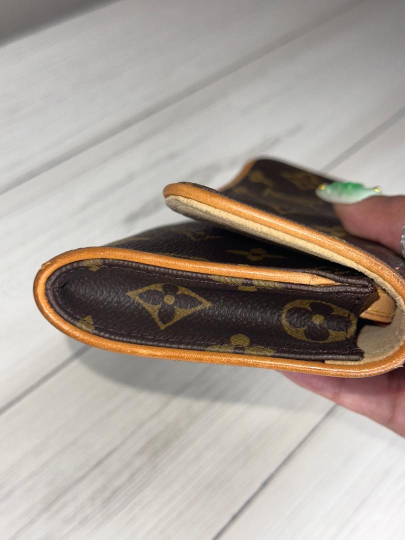 Louis Vuitton Monogram Pochette